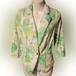 TRACY EVANS Light Spring blazer in a lovely green.